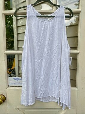 Old Navy White Relaxed Scoop Neck Tank